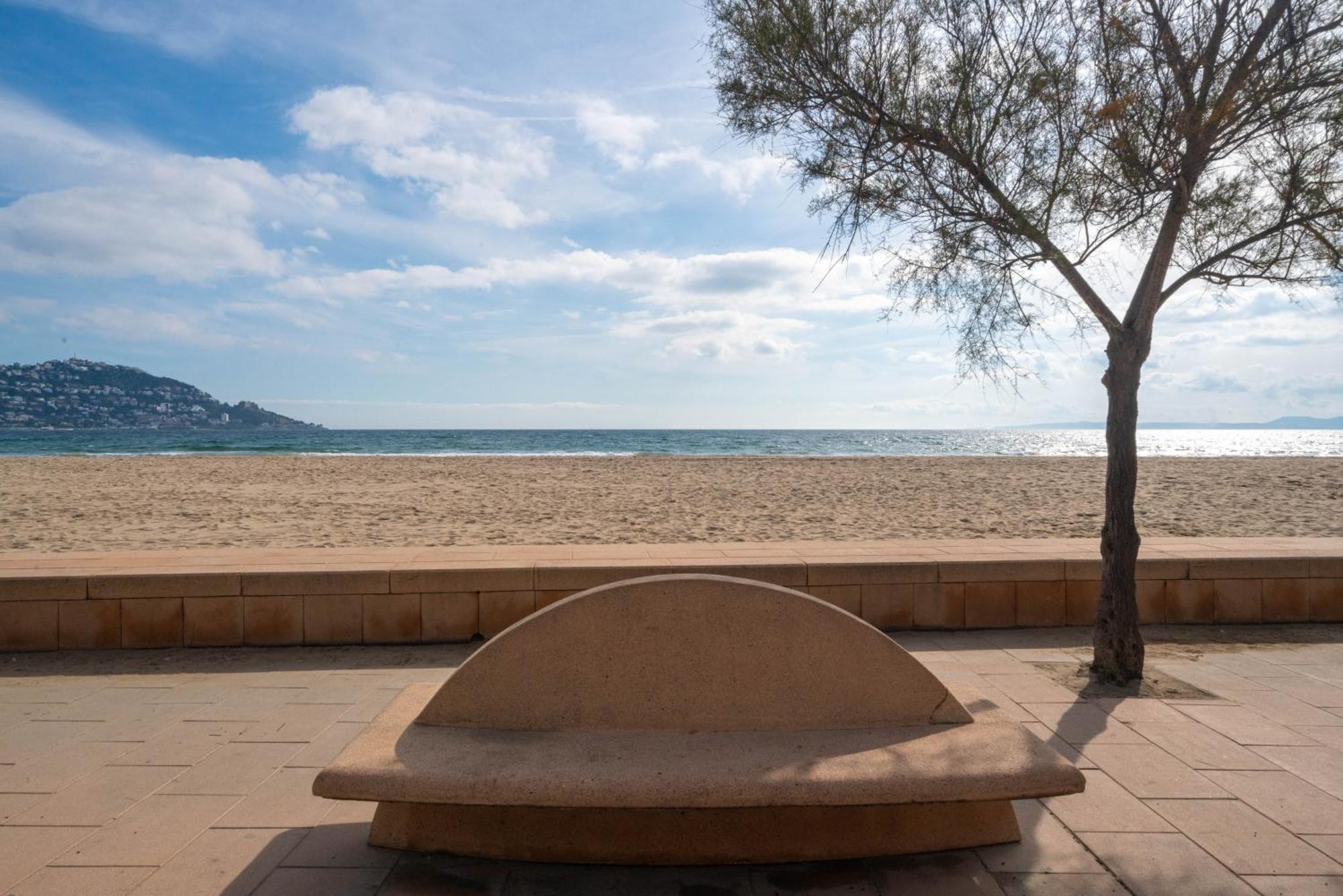 Welhomy Magnifique Appartement Santa Margarida Roses Estany Bagian luar foto